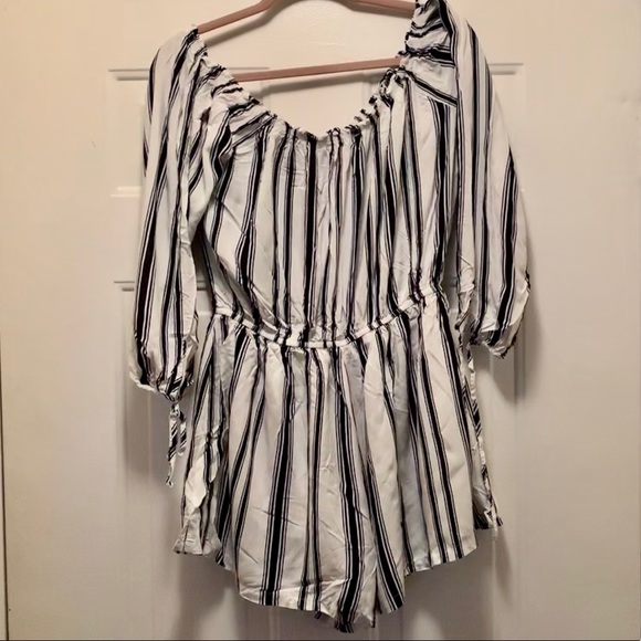 Blue & white striped romper with shorts - Picture 2 of 2